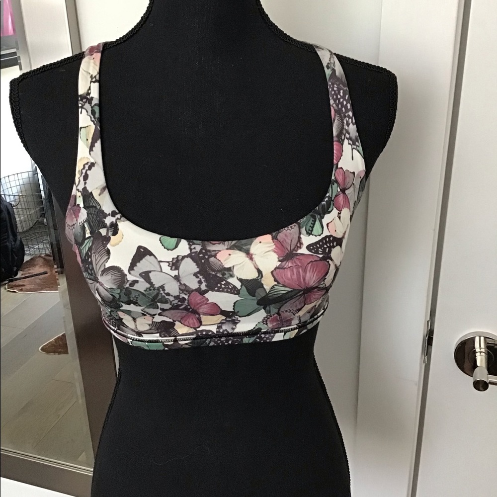 Lululemon sports bra